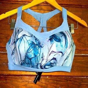 36DD Victoria secret on point sports bra